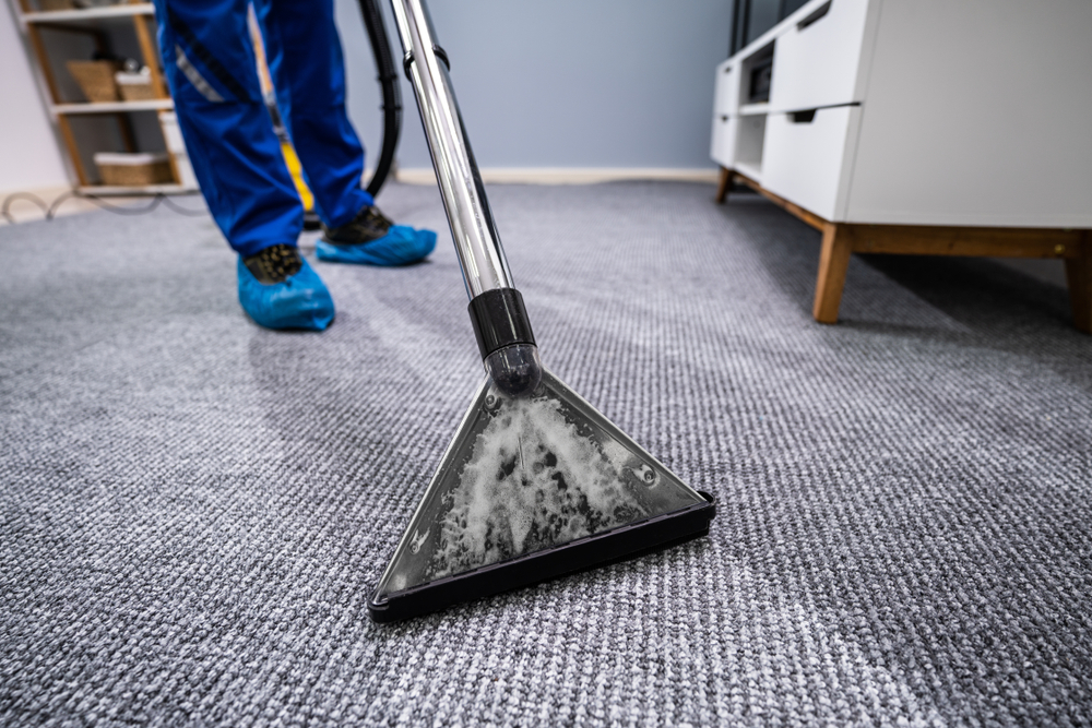 office carpet cleaning technician